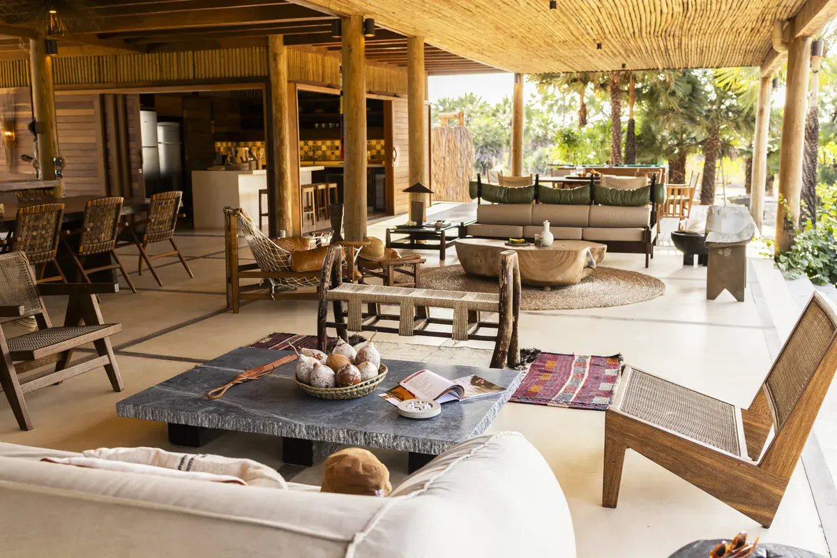 Estar com forro de palha e rede